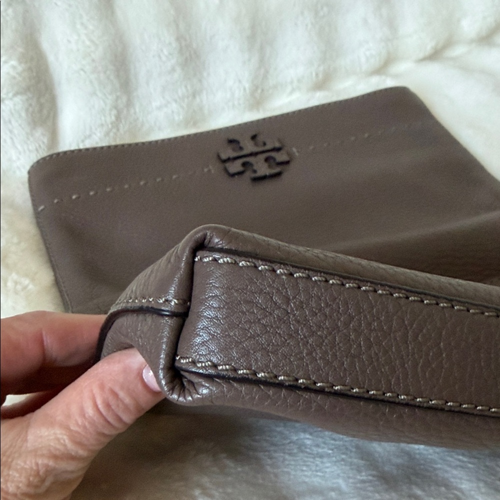 Tory Burch McGraw Fold-Over Crossbody Bag - Picture 6 of 8